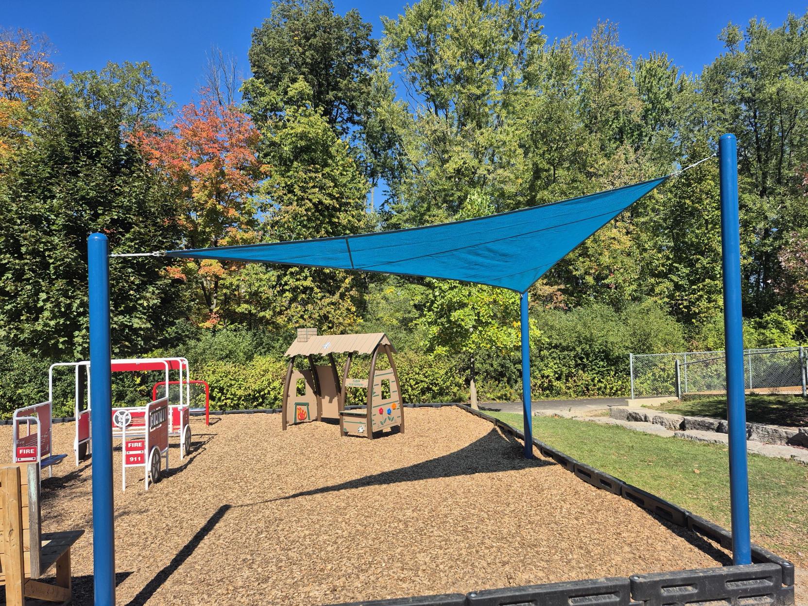 Shade Sail - Triangle - Image 4