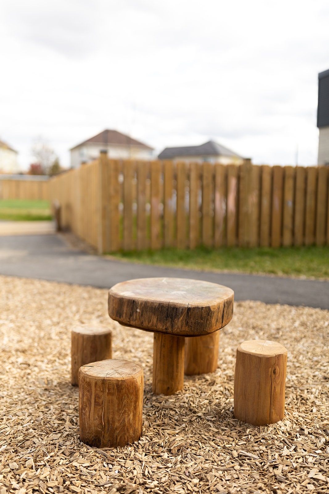 Log Table and Chairs - Image 3